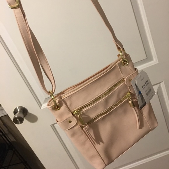 Baby pink cross body bag with gold embellishments! - Picture 2 of 4